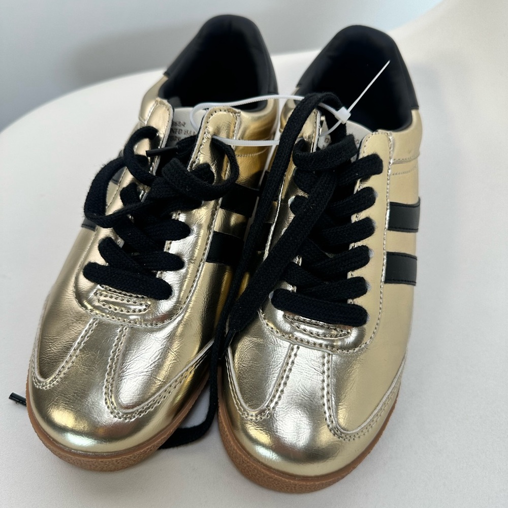 Steve‎ Madden Gold and Black Low-Top Sneakers - Picture 2 of 5